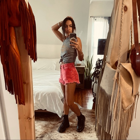 Levi’s Cutoff Shorts - Picture 4 of 10